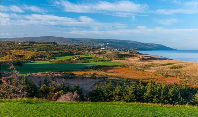 The best courses feature the most interesting playing angles. Though the one-of-a-kind 2nd hole at Cabot Cliffs features a straight playing corridor, a greenside volcano bunker that rises well above the putting surface creates a number of blind approach shots should the tee ball not be placed in the proper portion of the 100 plus yard wide fairway.