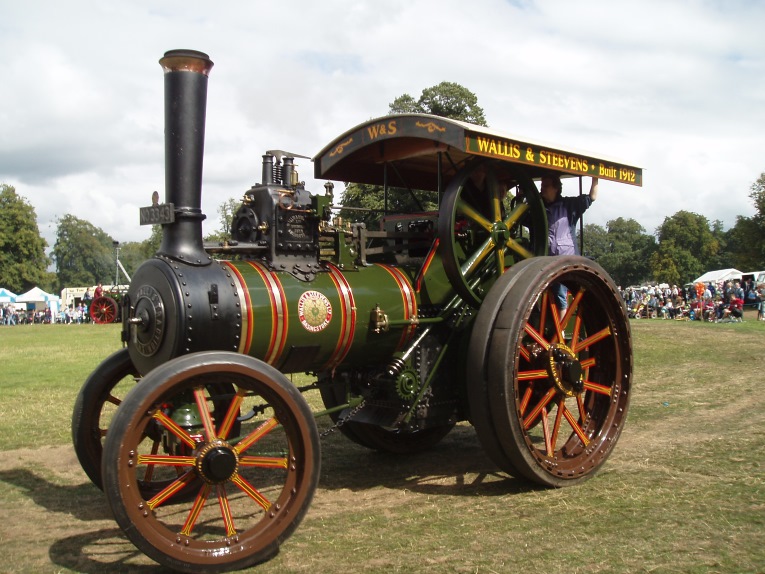 A historic steam tractor at Astle Park, Cheshire 2007.