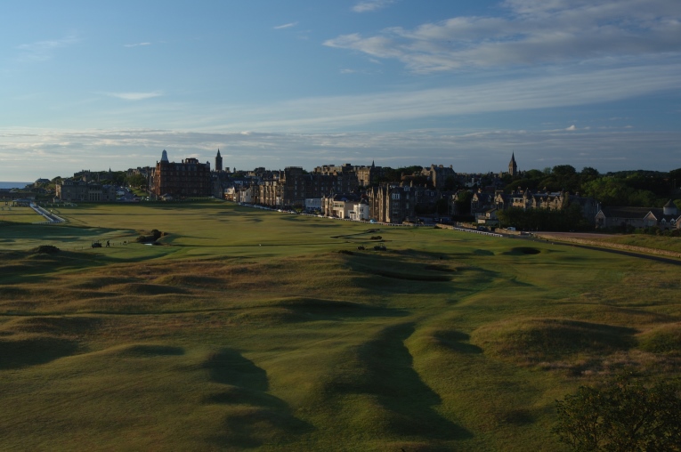 St. Andrews OLD holes 17 and 1 plus town0001 (1)