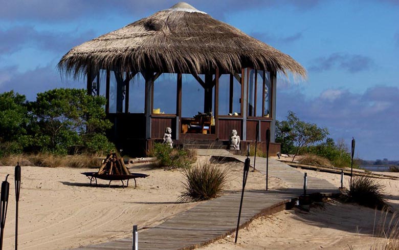 The quincho, a private gazebo along the beach of the Rio de la Plata, or the nearby three level swimming pool are idlyllic spots to relax after ones golf game.