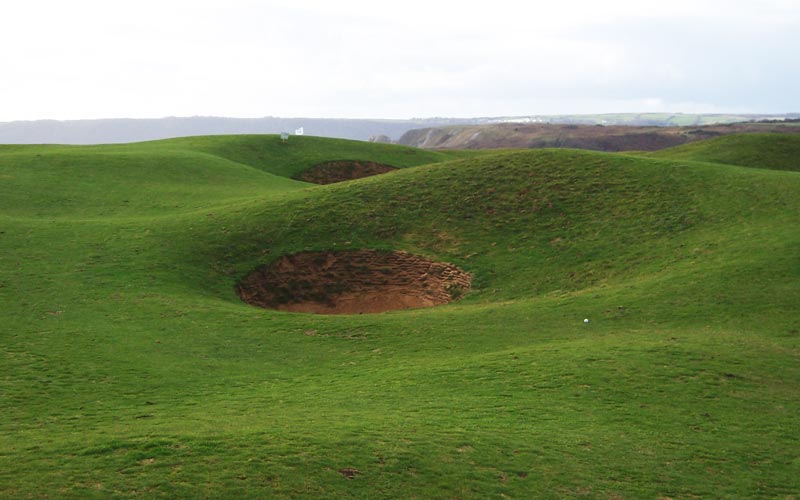 The brilliantly positioned centreline bunkers which menace the drive and protect the green.