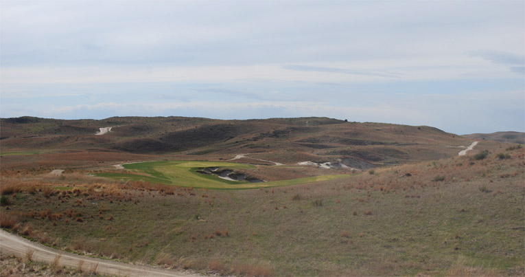 The 14th tee shot on the Nicklaus design.