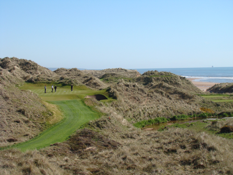 Played from dune top to dune top, this hole is the stuff of dreams. Like the third, only one bunker was required.