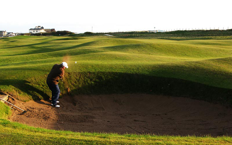 Its fairway is shared with the sixteenth, so, the golfer can play Sea Headrig year after year without losing a ball. It also likely to play the most over Old Man Par of any hole on the course.