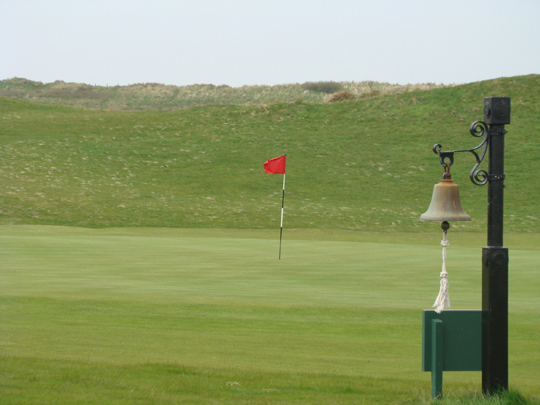 The ‘fair’ aspects of the hole rarely get mentioned: the putting surface is some fifty yards beyond the base of the hill and open across the front. If you want unfair, you’ll have to wait until the thirteenth, fifteenth or seventeenth greens!