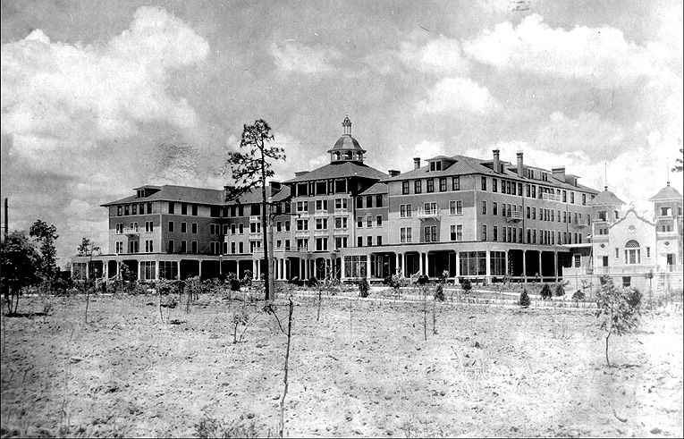 The Carolina - elegance transposed to the middle of the desolate wasteland which was Pinehurst. Courtesy of the Tufts Archives
